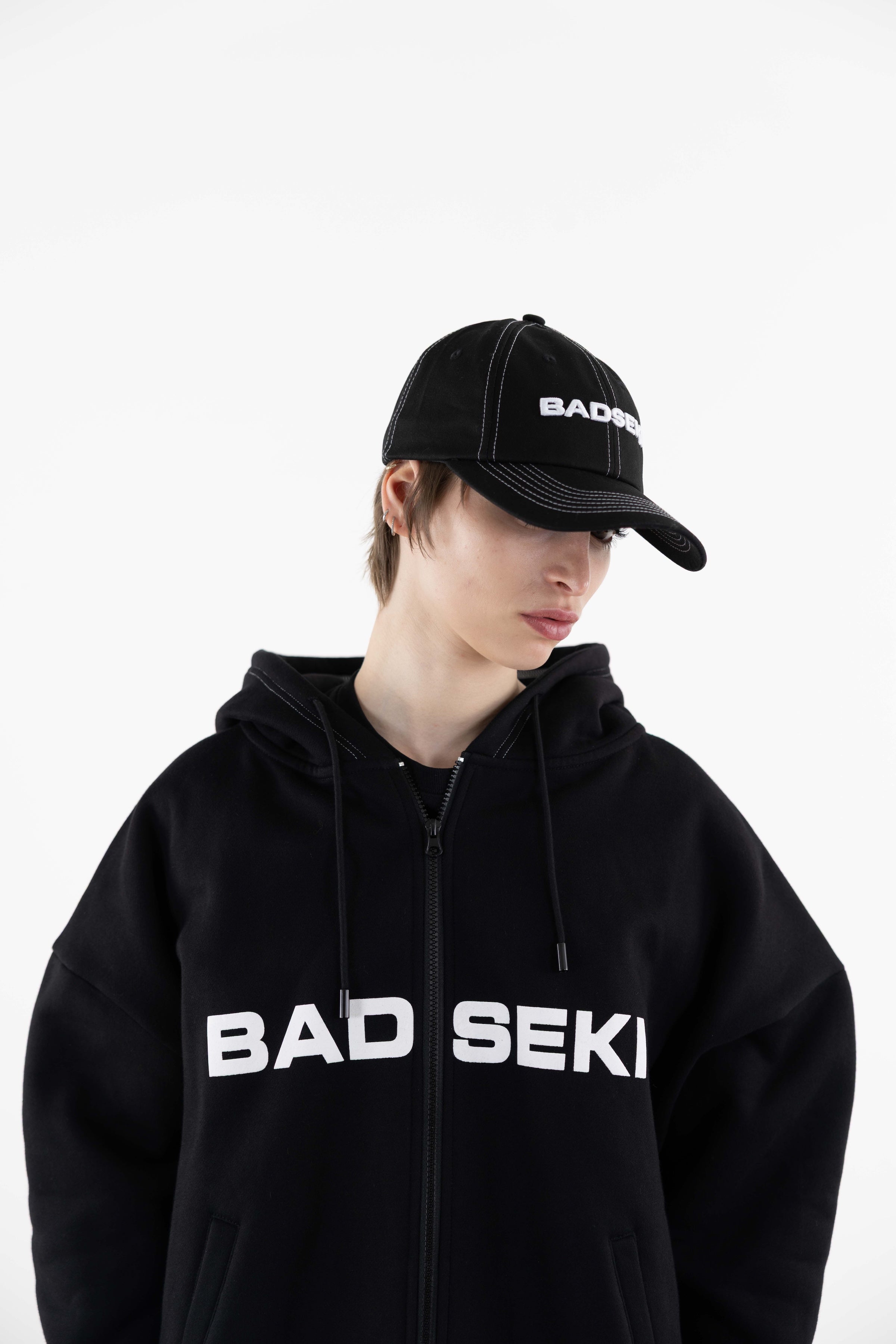 LOGO CAP